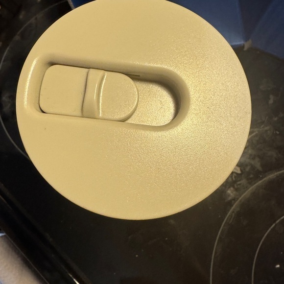 Tylt Bluetooth Speaker/hydration Mug - Picture 3 of 4